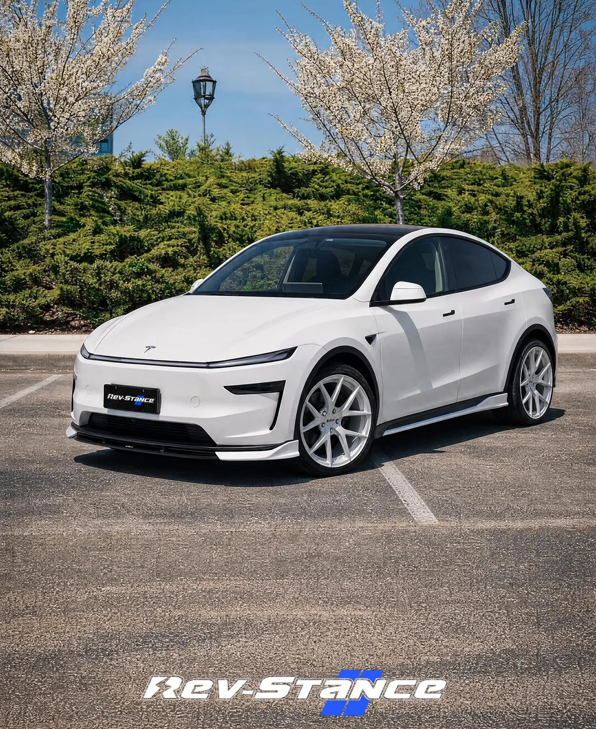 Tesla Model Y ติดตั้งชุดแต่ง REV-STANCE